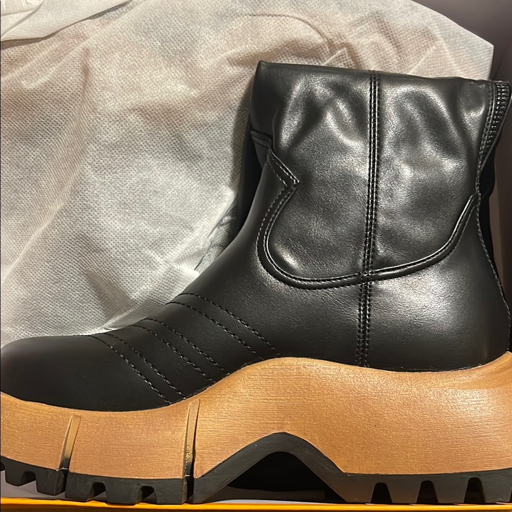 Black knee high platform black boots
